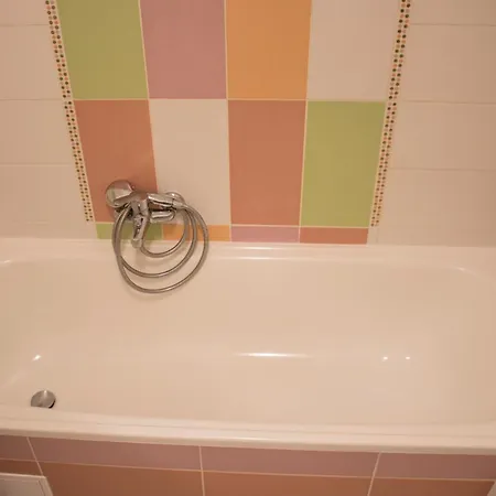 Tp Spacious Stylish Free Parking Apartment